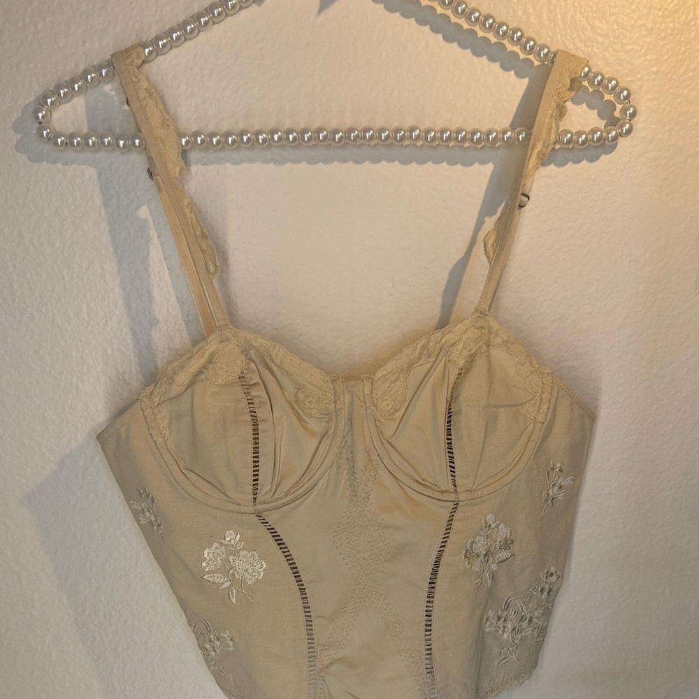 Zara Cream Lace Crop Top